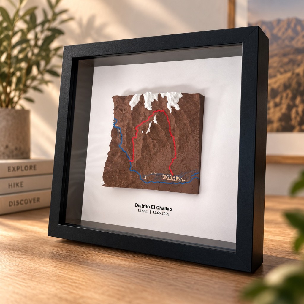 Framed El Challao district map, 13.8 km